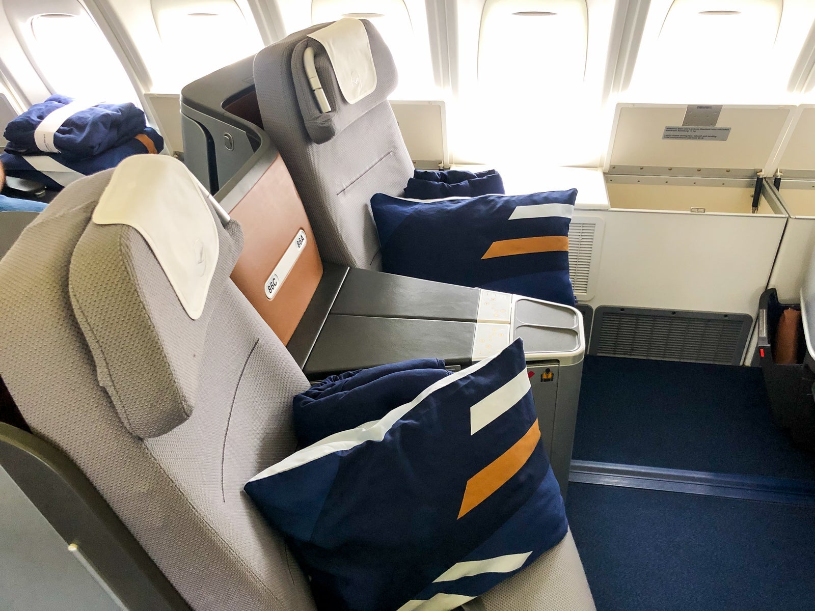 Legacy Business Class business class seat on Boeing 747, A330/A340 and aircraft not yet fitted with Allegris